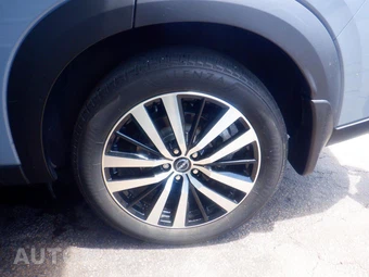 2023 Nissan Pathfinder Platinum – miniatura 11