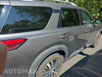 2023 Nissan Pathfinder Platinum - miniatura 4
