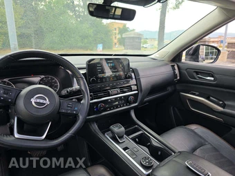 2023 Nissan Pathfinder Platinum - miniatura 10