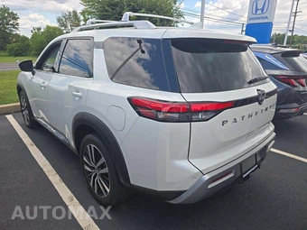 2023 Nissan Pathfinder Platinum – miniatura 2