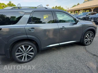 2023 Nissan Pathfinder Platinum – miniatura 4