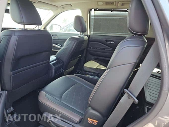 2023 Nissan Pathfinder Platinum – miniatura 13