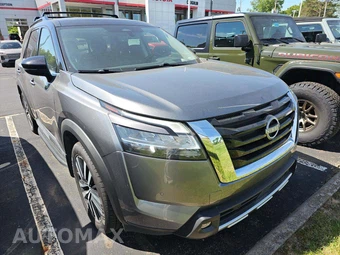 2023 Nissan Pathfinder Platinum – miniatura 4