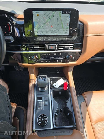 2023 Nissan Pathfinder Platinum – miniatura 10
