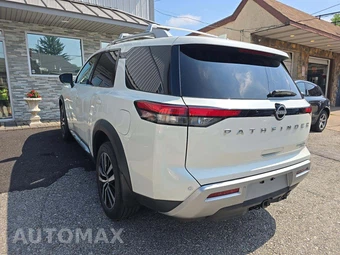 2023 Nissan Pathfinder Platinum – miniatura 2