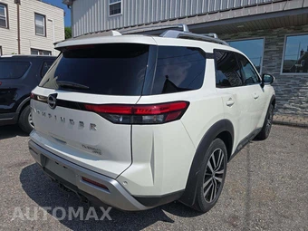 2023 Nissan Pathfinder Platinum – miniatura 3