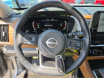 2023 Nissan Pathfinder Platinum – miniatura 10