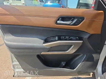 2023 Nissan Pathfinder Platinum – miniatura 9