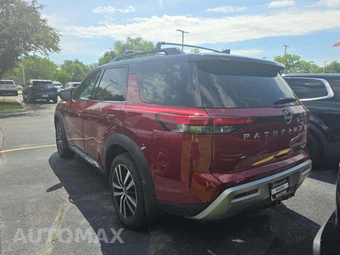 2023 Nissan Pathfinder Platinum – miniatura 2