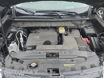 2023 Nissan Pathfinder Platinum - miniatura 18