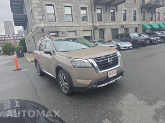 2023 Nissan Pathfinder Platinum - miniatura 3