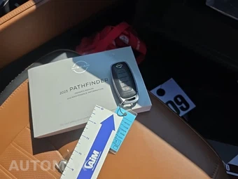 2023 Nissan Pathfinder Platinum – miniatura 23
