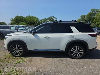 2023 Nissan Pathfinder Platinum – miniatura 8