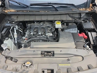 2023 Nissan Pathfinder S – miniatura 17