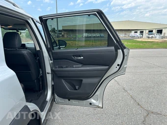 2023 Nissan Pathfinder SL - miniatura 19