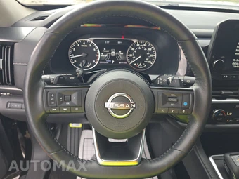 2023 Nissan Pathfinder SL - miniatura 10