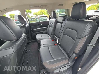 2023 Nissan Pathfinder SL – miniatura 10