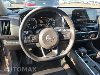 2023 Nissan Pathfinder SL – miniatura 10