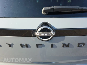 2023 Nissan Pathfinder SL – miniatura 17