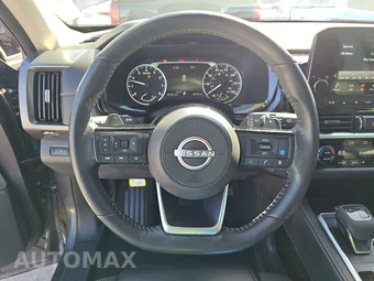 2023 Nissan Pathfinder SL – miniatura 10