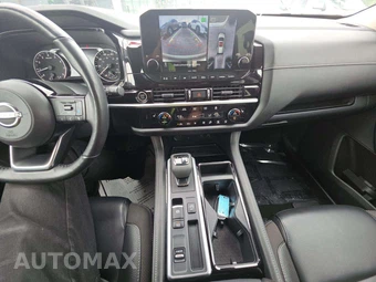 2023 Nissan Pathfinder SL – miniatura 10