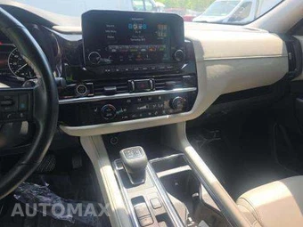 2023 Nissan Pathfinder SL – miniatura 11