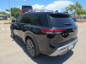 2023 Nissan Pathfinder SL – miniatura 2