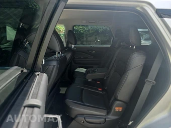 2023 Nissan Pathfinder SL - miniatura 14