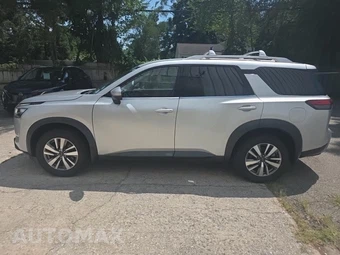 2023 Nissan Pathfinder SL - miniatura 8
