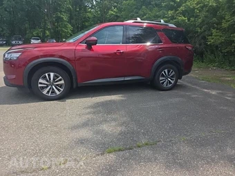 2023 Nissan Pathfinder SL – miniatura 8
