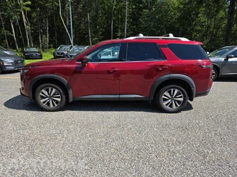 2023 Nissan Pathfinder SL - miniatura 8