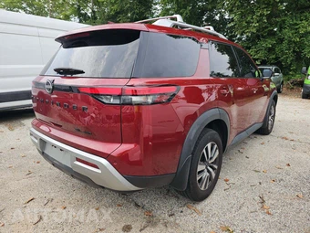2023 Nissan Pathfinder SL – miniatura 3