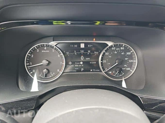 2023 Nissan Pathfinder SL – miniatura 9