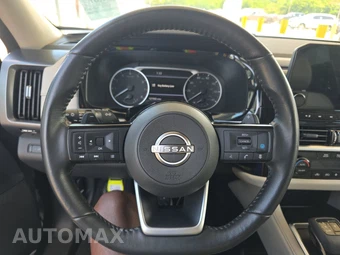 2023 Nissan Pathfinder SL – miniatura 10