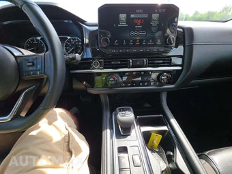 2023 Nissan Pathfinder SL – miniatura 7