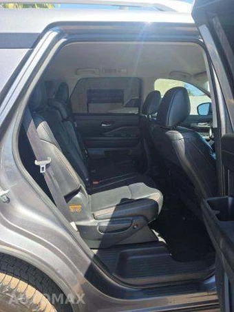 2023 Nissan Pathfinder SL – miniatura 18