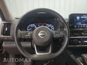 2023 Nissan Pathfinder SL – miniatura 10