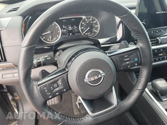 2023 Nissan Pathfinder SL – miniatura 10