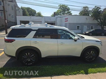 2023 Nissan Pathfinder SL - miniatura 4