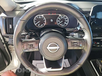 2023 Nissan Pathfinder SL – miniatura 10