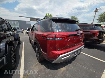 2023 Nissan Pathfinder SL - miniatura 2