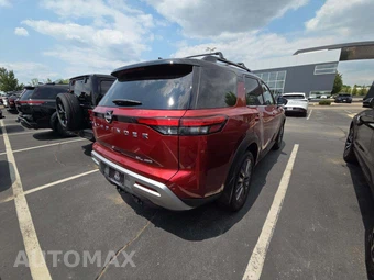 2023 Nissan Pathfinder SL - miniatura 3