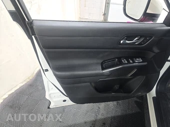 2023 Nissan Pathfinder SL – miniatura 9