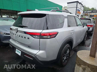 2023 Nissan Pathfinder SV – miniatura 3
