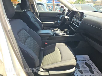 2023 Nissan Pathfinder SV – miniatura 8