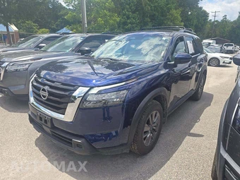 2023 Nissan Pathfinder SV