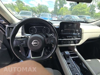 2023 Nissan Pathfinder SV – miniatura 10
