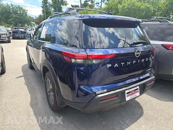 2023 Nissan Pathfinder SV – miniatura 2
