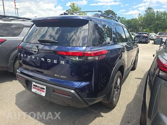 2023 Nissan Pathfinder SV – miniatura 3