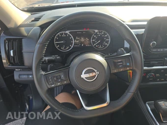 2023 Nissan Pathfinder SV – miniatura 10